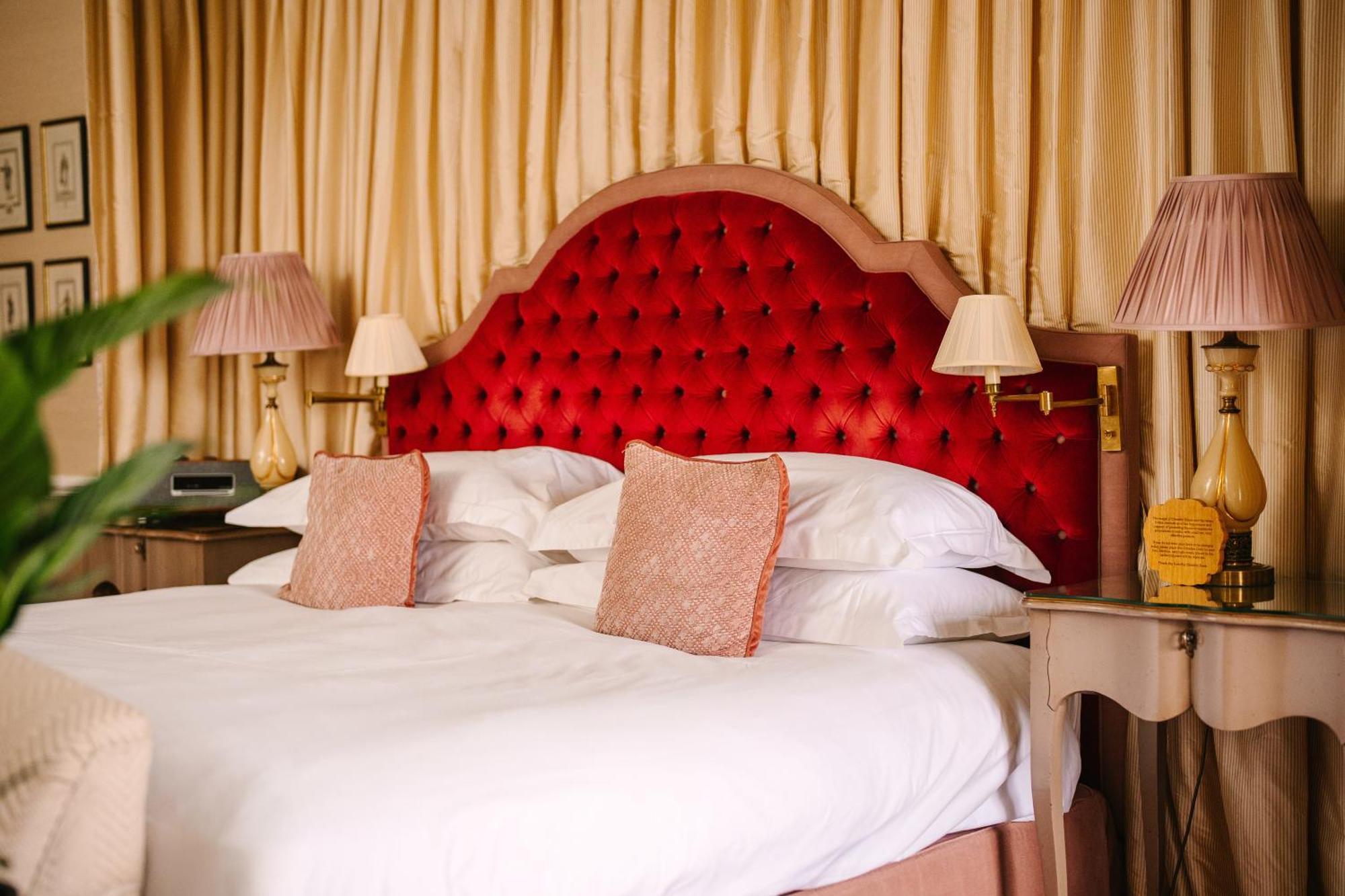Cliveden House - An Iconic Luxury Hotel Maidenhead Bagian luar foto