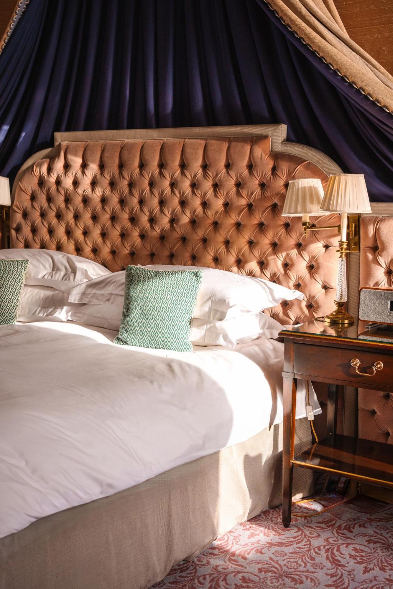 Cliveden House - An Iconic Luxury Hotel Maidenhead Bagian luar foto