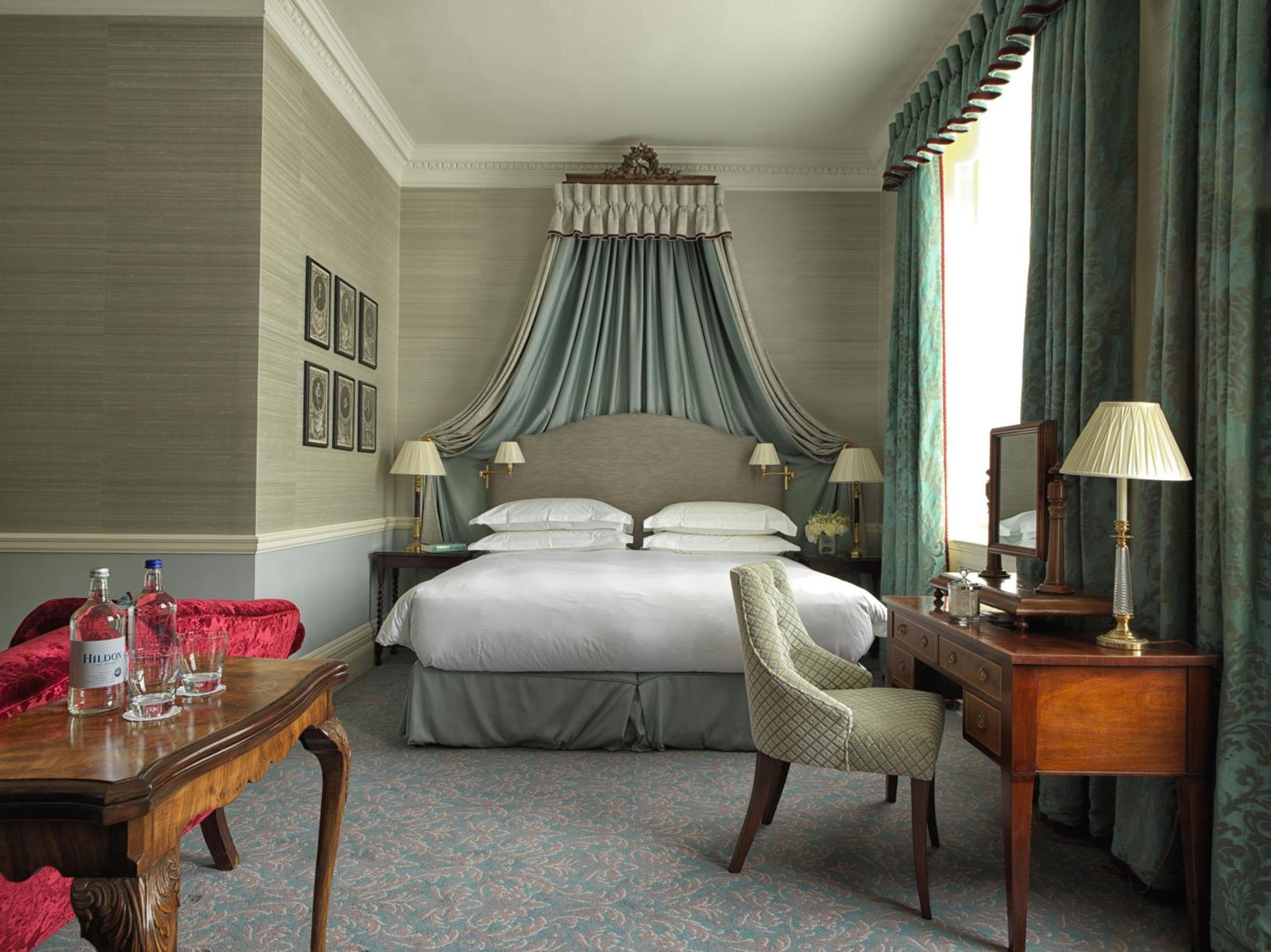 Cliveden House - An Iconic Luxury Hotel Maidenhead Bagian luar foto